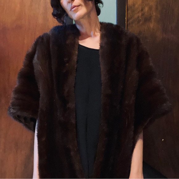 50’s Mahogany Dark Brown Mink Stole | Short Collar & Brown Silk Lining - Picture 3 of 11